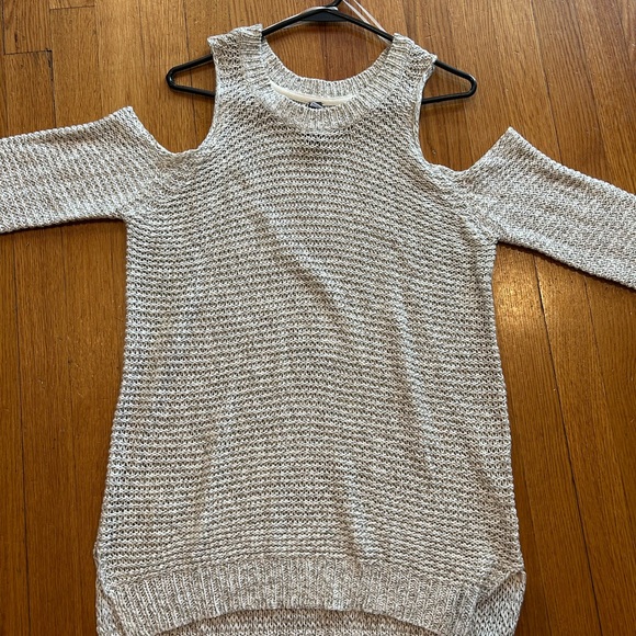 Off shoulder sweater - Picture 2 of 2